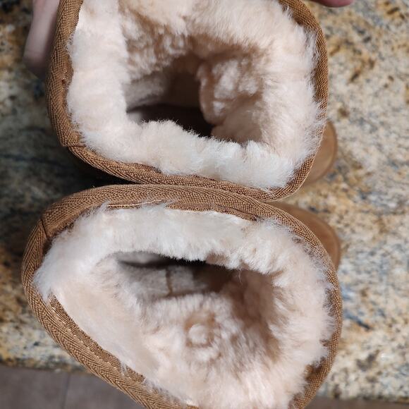 Minnetonka Women's Boots 9M Brown Suede Sheepskin Lining ID 80061 - Picture 14 of 16